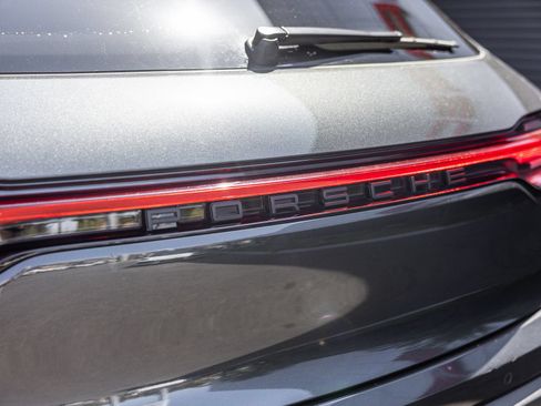 Certified 2026 Porsche Macan AWD/4WD image 25