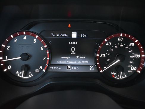 Used 2024 Nissan Titan PRO-4X w/ Pro-4x Convenience Package AWD/4WD image 32