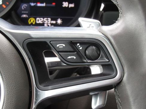 Used 2019 Porsche Macan AWD/4WD image 25