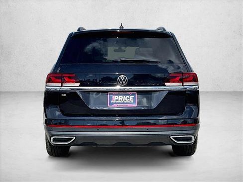 Used 2023 Volkswagen Atlas SE w/ Black Wheel Package FWD image 4