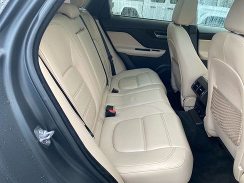 Used 2018 Jaguar F-PACE Prestige image 25