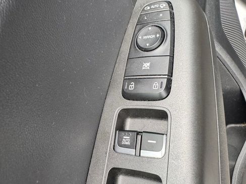 Used 2020 Kia Sportage S w/ S Sunroof Package image 12