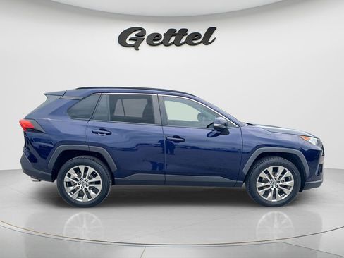 Used 2020 Toyota RAV4 XLE Premium FWD image 4