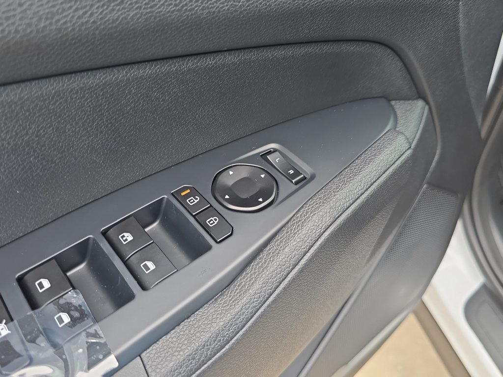New 2027 Kia Sportage LX FWD image 19