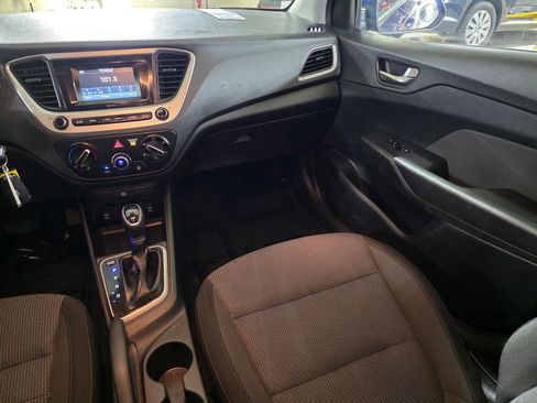 Used 2019 Hyundai Accent SE FWD image 17