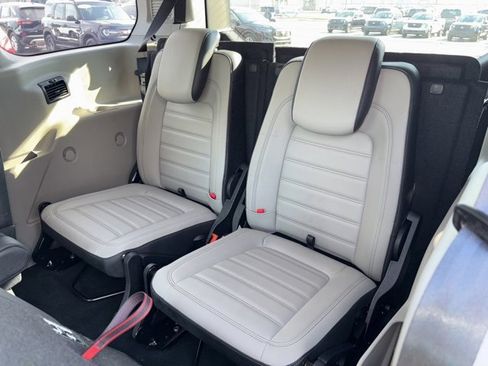 Used 2020 Ford Transit Connect Titanium w/ Trailer Tow Package image 19