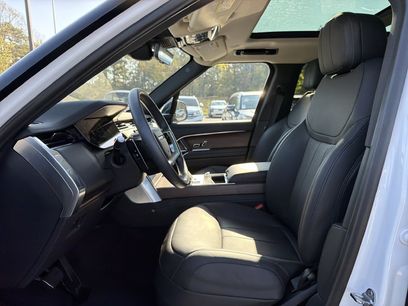 Used 2025 Land Rover Range Rover SE