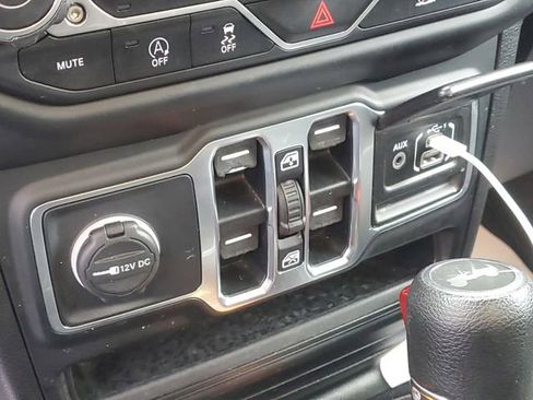 Used 2021 Jeep Wrangler Unlimited Sahara w/ Uconnect 4C Nav & Sound Group image 17