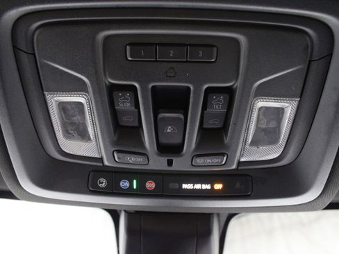 Used 2020 Chevrolet Silverado 1500 High Country image 22