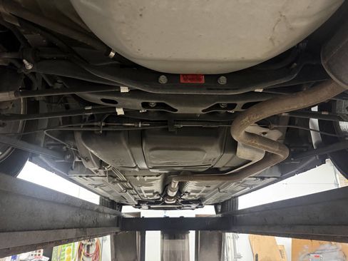 Used 2005 Buick Century Custom image 32