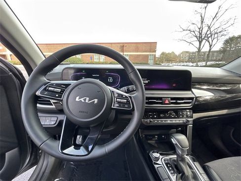 Certified 2025 Kia Seltos S image 29