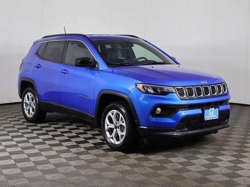 Used 2025 Jeep Compass Latitude AWD/4WD image 52