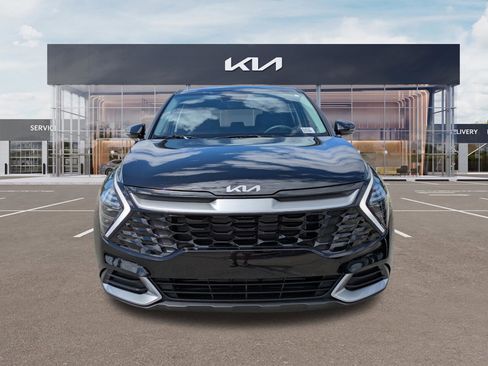 Certified 2024 Kia Sportage EX image 7