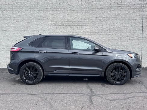 Used 2020 Ford Edge ST-Line w/ Cold Weather Package image 4