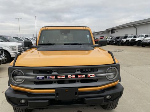 Used 2022 Ford Bronco Big Bend image 2