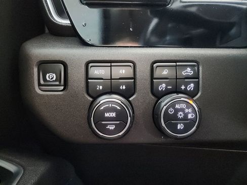 Used 2025 Chevrolet Silverado 1500 LTZ w/ LTZ Premium Package AWD/4WD image 24