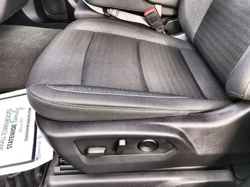 Used 2025 Chevrolet Silverado 2500 Custom w/ Custom Value Package image 12