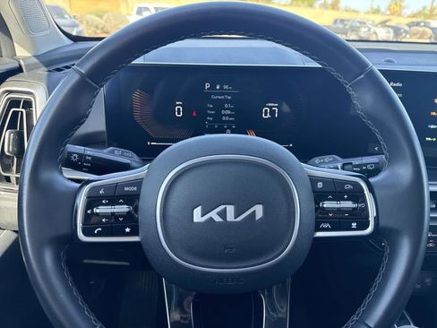 Used 2024 Kia Sorento S image 27