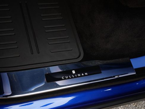 Used 2023 Rolls-Royce Cullinan w/ Cullinan Package AWD/4WD image 8