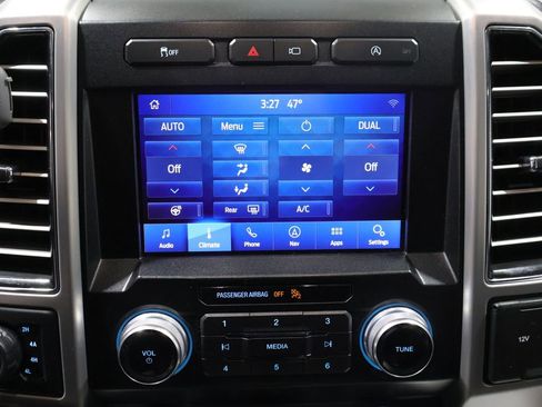 Used 2019 Ford F150 Platinum w/ Equipment Group 701A Luxury AWD/4WD image 30