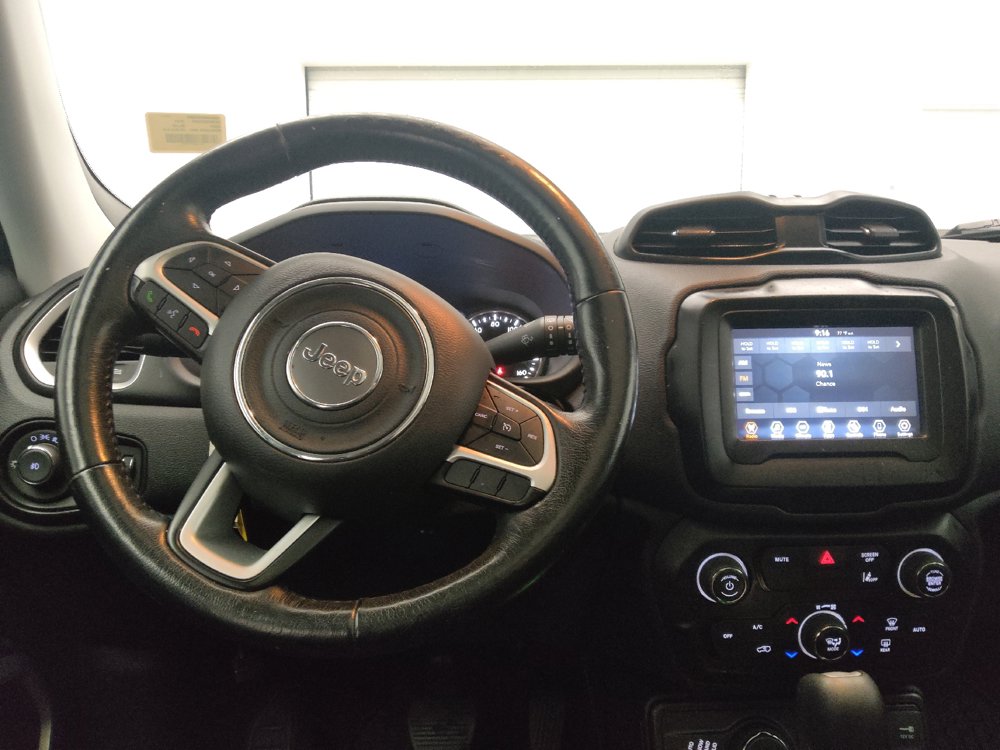 Used 2021 Jeep Renegade Latitude AWD/4WD image 22
