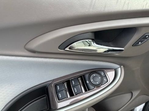 Used 2024 Chevrolet Malibu LT FWD image 7