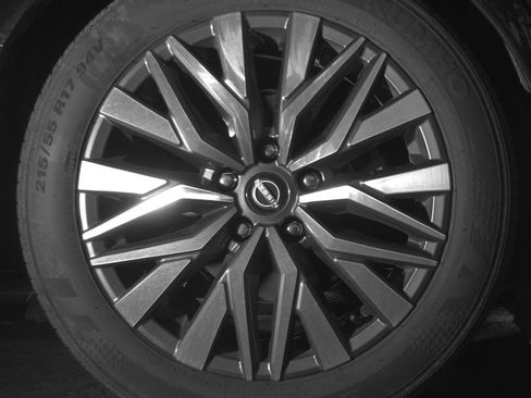 Used 2025 Nissan Altima 2.5 SV FWD image 15