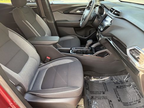 Used 2023 Chevrolet TrailBlazer LT w/ Convenience Package FWD image 13