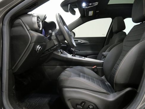 Used 2024 Alfa Romeo Tonale Ti image 13