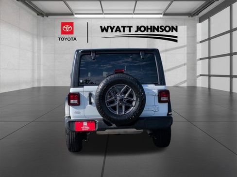 Used 2024 Jeep Wrangler Unlimited Sport AWD/4WD image 4
