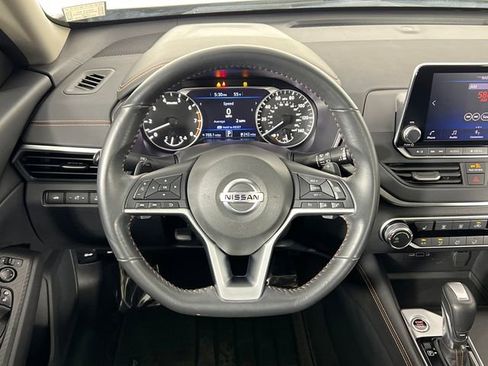 Used 2022 Nissan Altima 2.5 SR w/ Midnight Edition Package image 7