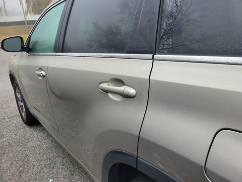 Used 2014 Toyota Highlander XLE image 28