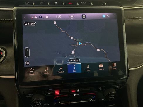 Used 2021 Jeep Grand Cherokee L Limited image 3