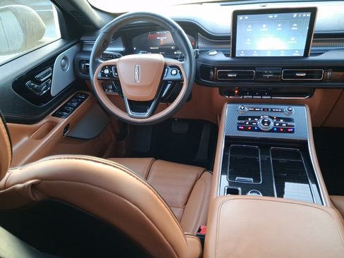 Certified 2023 Lincoln Aviator Black Label w/ Jet Package AWD/4WD image 8
