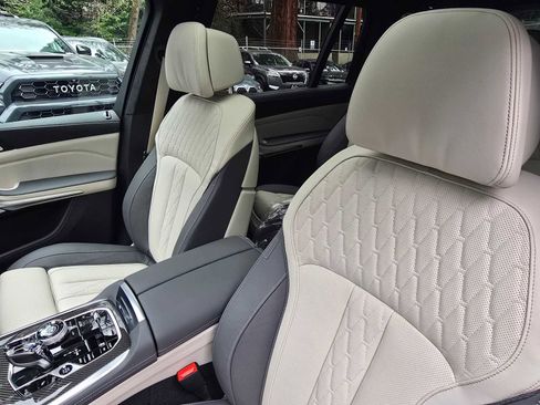 New 2026 BMW ALPINA XB7 image 23