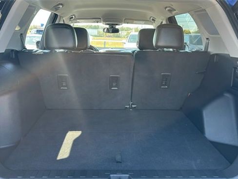 Used 2023 GMC Terrain SLT image 9