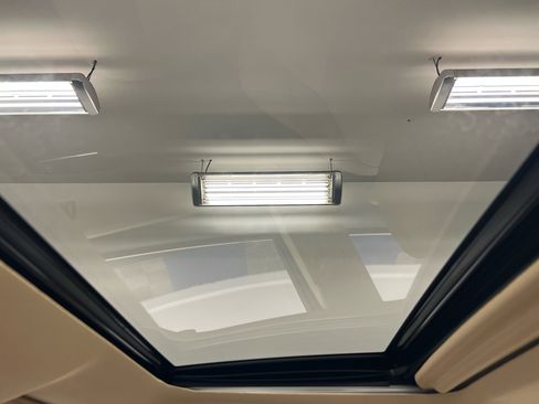 Used 2017 Toyota Avalon XLE Premium image 29