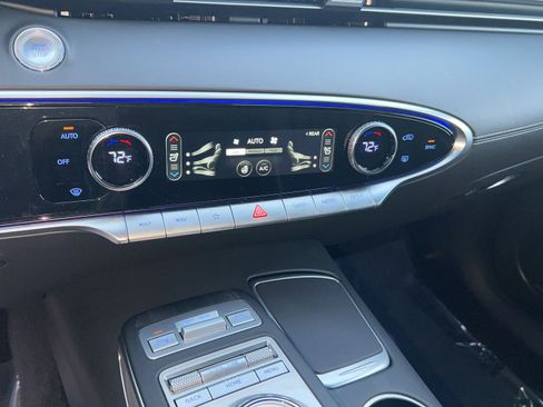 Used 2025 Genesis GV70 3.5T Sport w/ Sport Advanced Package image 11