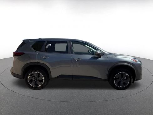 Used 2025 Nissan Rogue SV FWD image 16