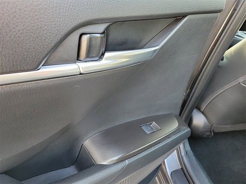 Used 2023 Toyota Camry SE image 14
