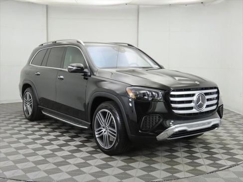 New 2026 Mercedes-Benz GLS 450 4MATIC image 3
