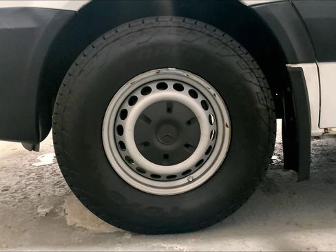 Used 2016 Mercedes-Benz Sprinter 2500 image 7