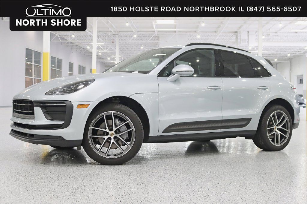 Used 2022 Porsche Macan AWD/4WD image 1
