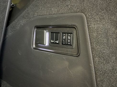 Certified 2022 Cadillac Escalade Premium Luxury w/ LPO, Radiant Package image 50