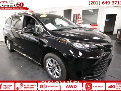 Certified 2022 Toyota Sienna XLE Woodland Edition