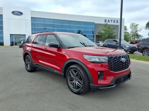 Used 2026 Ford Explorer ST-Line w/ ST-Line Street Pack RWD image 1