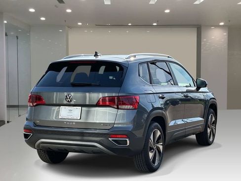 Used 2024 Volkswagen Taos SE AWD/4WD image 4