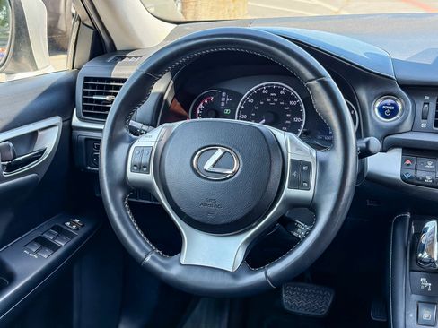 Used 2013 Lexus CT 200h FWD image 14