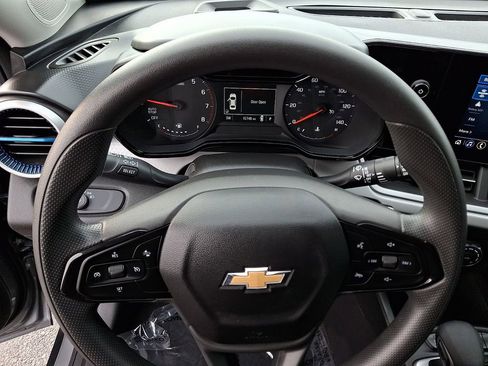 Used 2024 Chevrolet Trax LS image 20