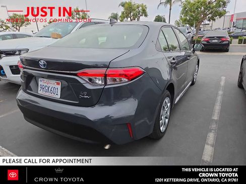 Used 2025 Toyota Corolla LE FWD image 2